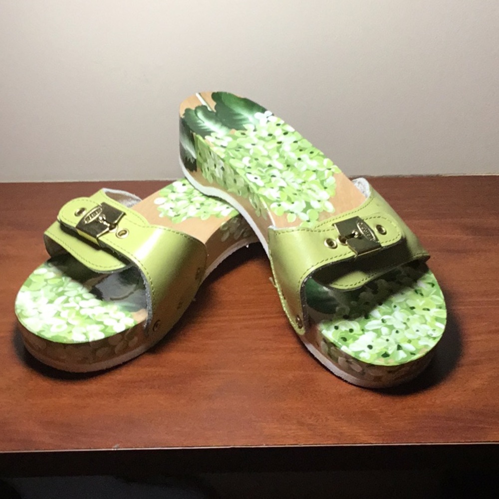 Dr. Scholl’s hand painted classic exercise sandle